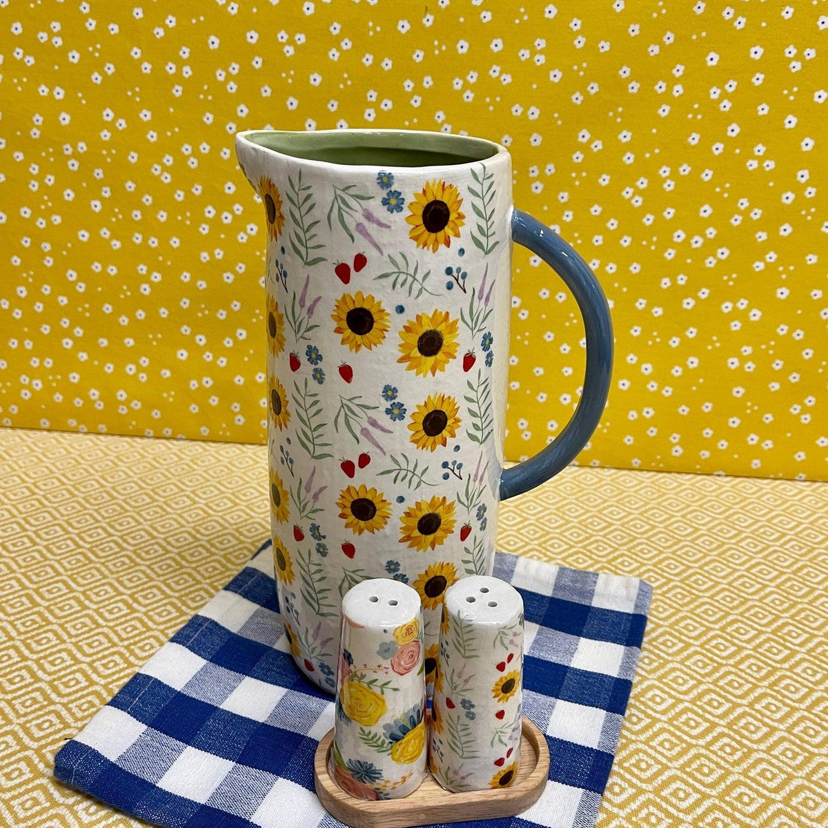   花柄Salt and pepper ２個 Katie Daisy Salt and Pepper Shakers | packercreekpottery