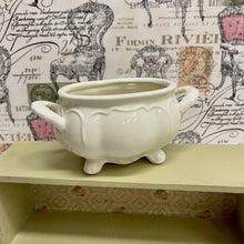 Load image into Gallery viewer, Creamy white Vintage Style Tureen