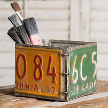 Load image into Gallery viewer, License Plate Box