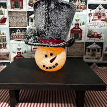 Load image into Gallery viewer, Round Snowman LED Candle