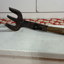 Load image into Gallery viewer, Vintage Garden Tools