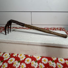 Load image into Gallery viewer, Vintage Garden Tools