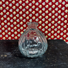 Load image into Gallery viewer, Perfume Bottle Vases
