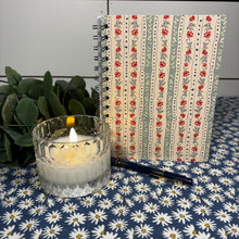 Load image into Gallery viewer, Faceted Glass 3D Flame Candle