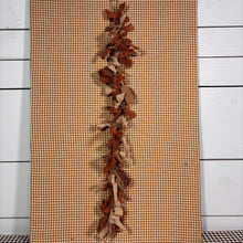 Load image into Gallery viewer, Primitive Rag Garland