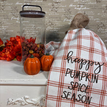 Load image into Gallery viewer, Pumpkin Salt and Pepper Shaker Set