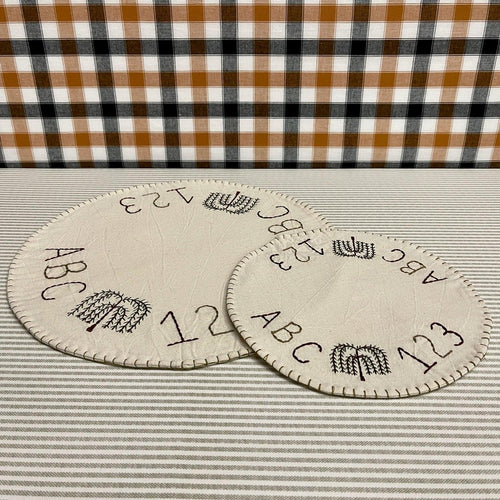 Cotton mats with stitched designs for your table