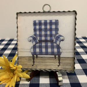 Small corrugated metal picture display