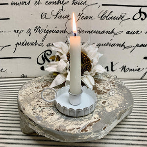 Fluted metal white candle pan with battery taper candle