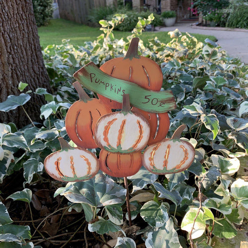 Pumpkin yard stake in Fall colors