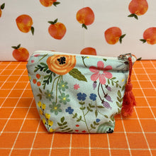 Load image into Gallery viewer, Small Floral Travel Bag.