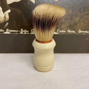 Wonderful unmarked Vintage Shaving Brush.